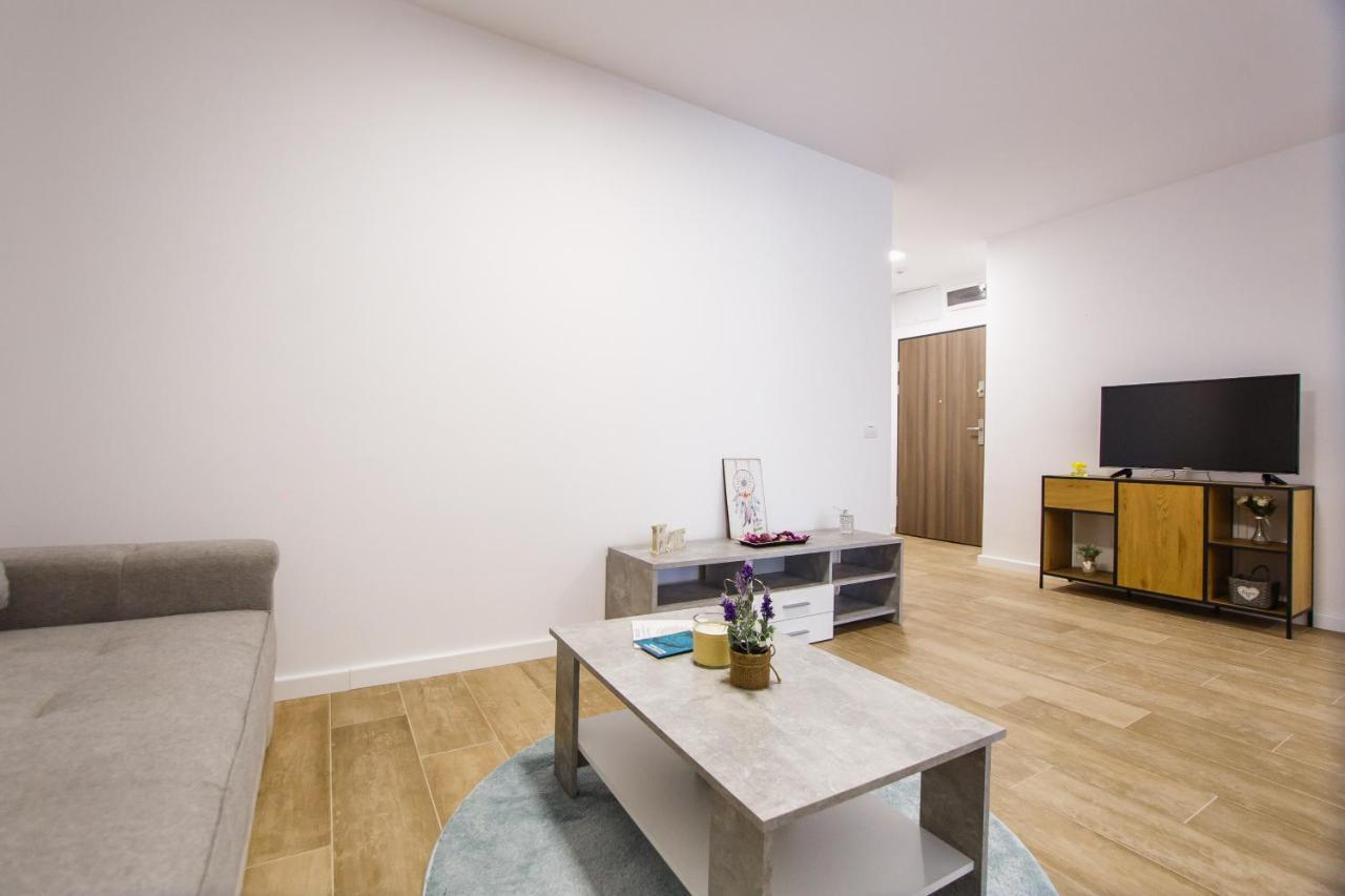 Lovely Home At West Residence Oradea Exterior foto