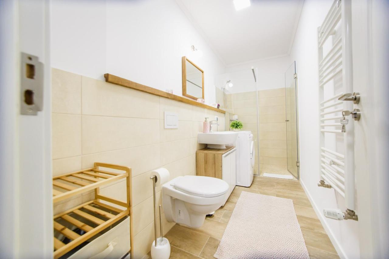 Lovely Home At West Residence Oradea Exterior foto