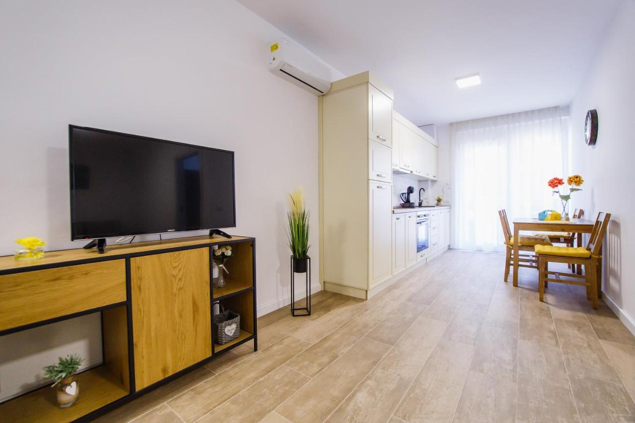 Lovely Home At West Residence Oradea Exterior foto