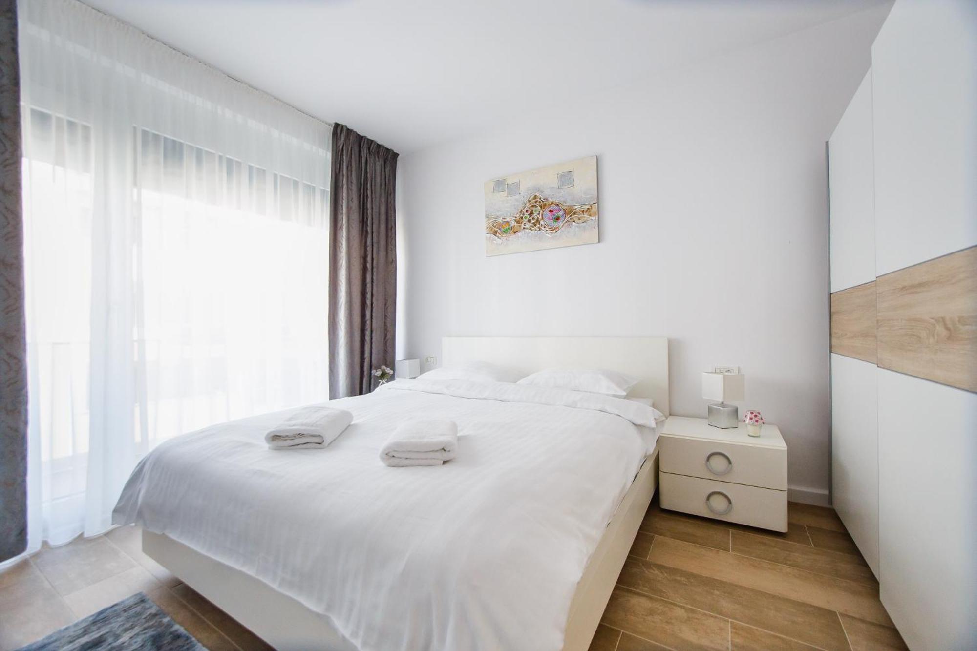 Lovely Home At West Residence Oradea Exterior foto