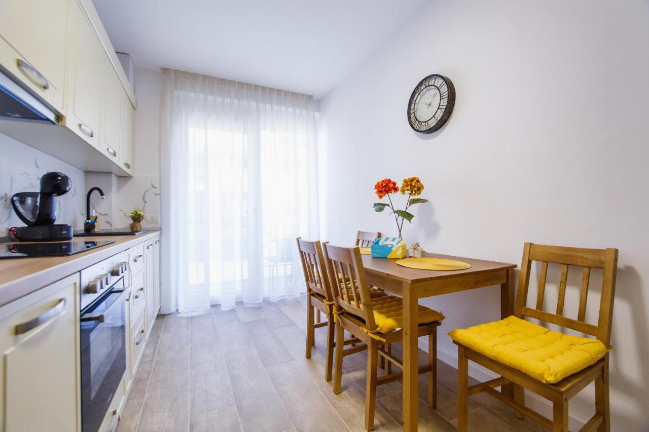 Lovely Home At West Residence Oradea Exterior foto