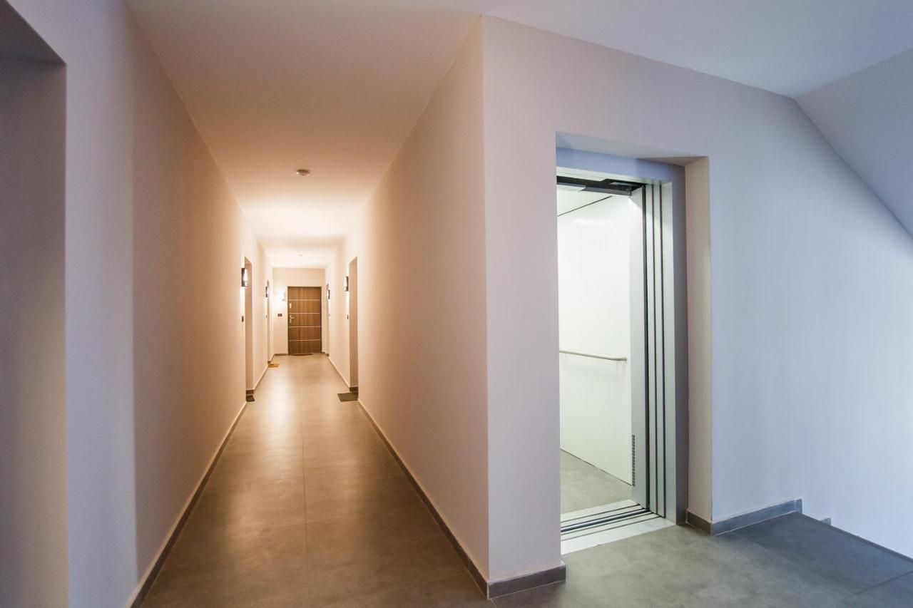 Lovely Home At West Residence Oradea Exterior foto